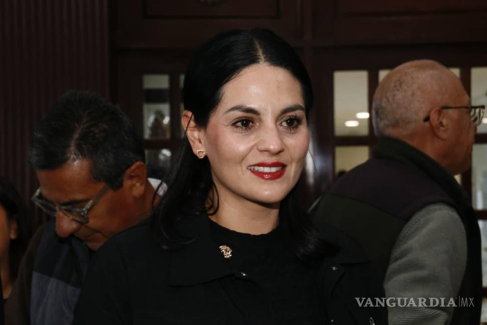 $!La diputada Luz Elena Morales Núñez destacó la importancia de que las y los jóvenes lleven temas de salud mental, bullying y transparencia a la máxima tribuna