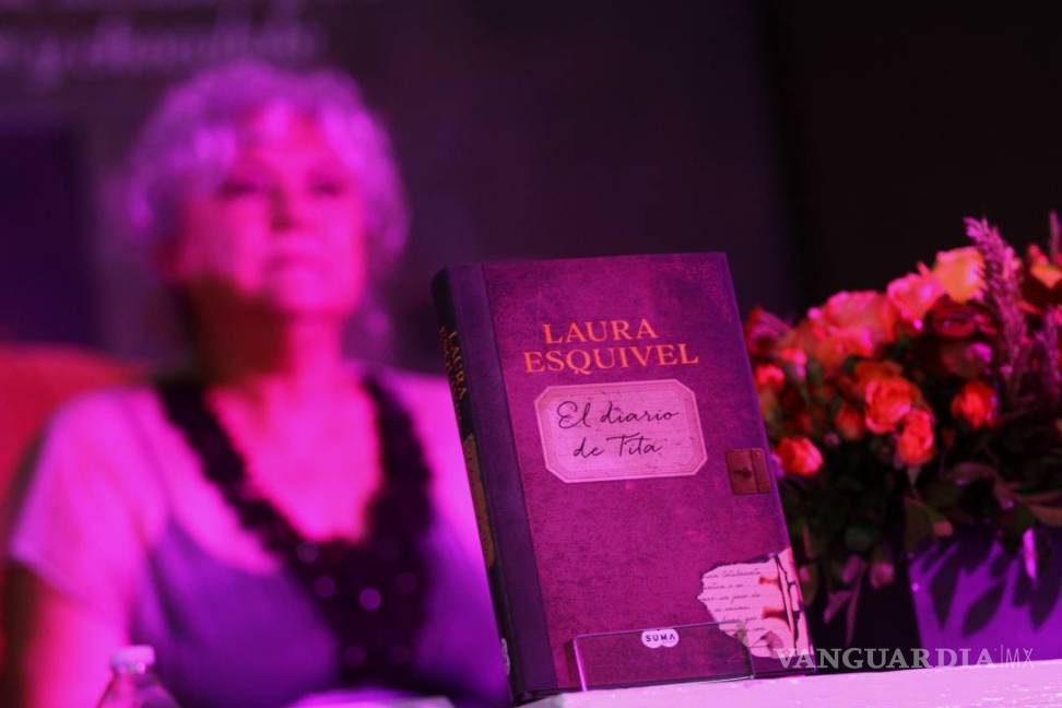 $!Presenta Laura Esquivel su nueva novela &quot;El diario de Tita&quot;