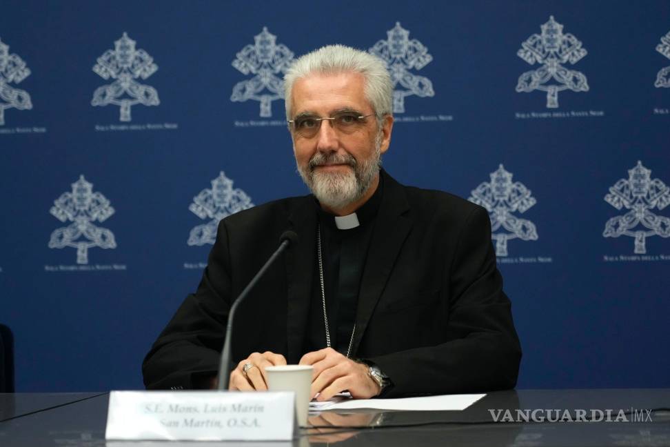 $!Luis Marín de San Martín, subsecretario del Sínodo de los Obispos, asiste a una conferencia de prensa sobre el próximo Sínodo en el Vaticano.