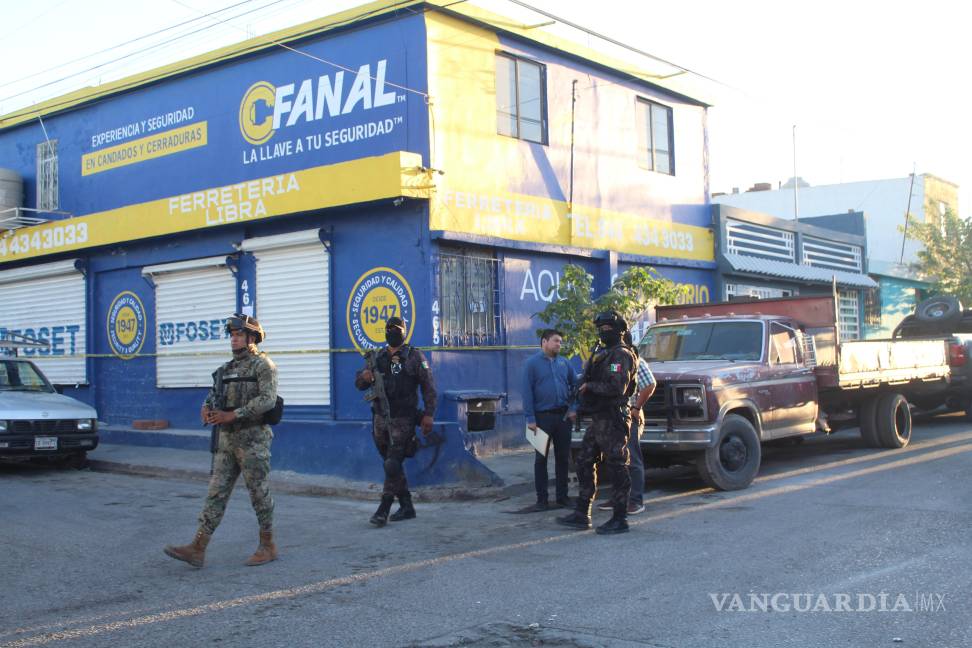 Cateo en negocio de Saltillo resulta en decomiso de armas y metanfetaminas