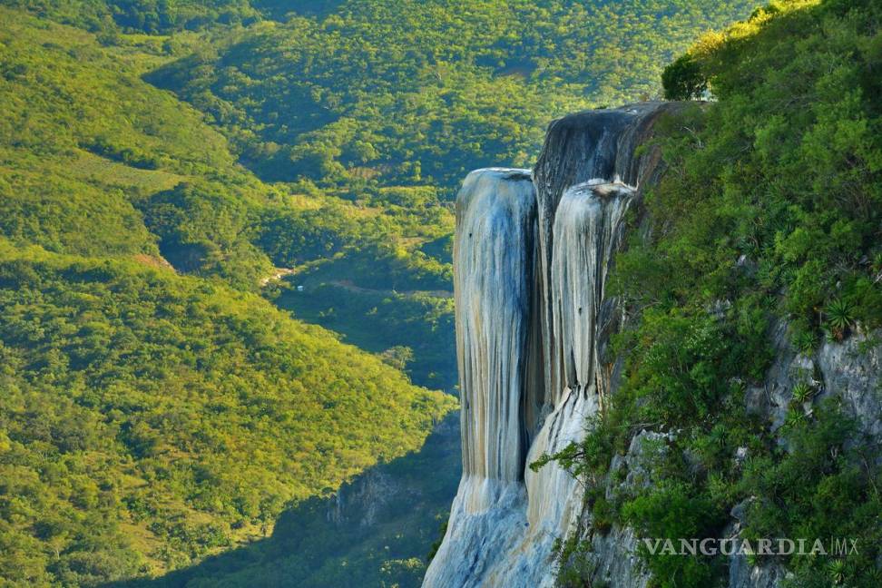 $!Cascada Petrificada: Un manantial congelado en el tiempo.