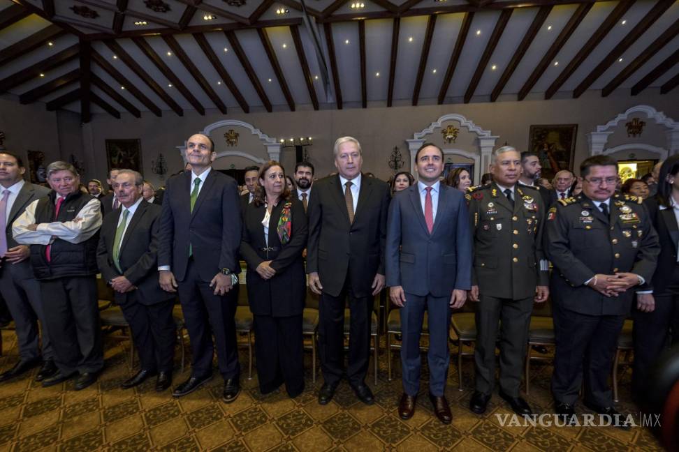 $!Javer Díaz, Rogelio Montemayor, Enrique Martínez, Jericó Abramo (de Izq. a der.), entre otras personalidades, acompañaron al Alcalde en su informe de gobierno.