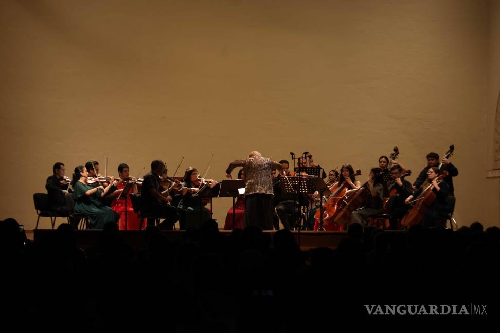 $!La OMSA brilla con obras de autores mexicanos en concierto