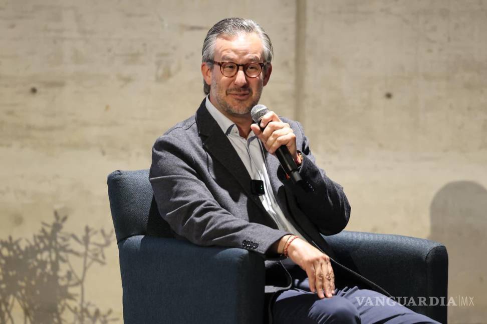 $!El secretario de Educación, Emanuel Garza Fishburn, acompañó el evento y destacó la importancia de reflexionar sobre la transformación de las ciudades.