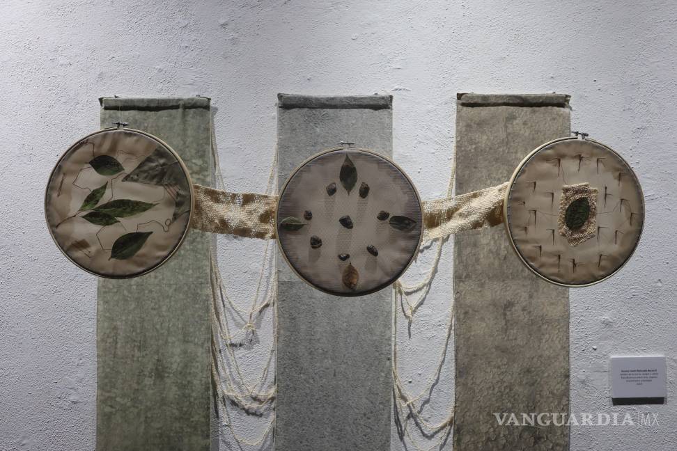 $!Exploran el desierto, el bosque y la ciudad por medio del arte textil y la literatura