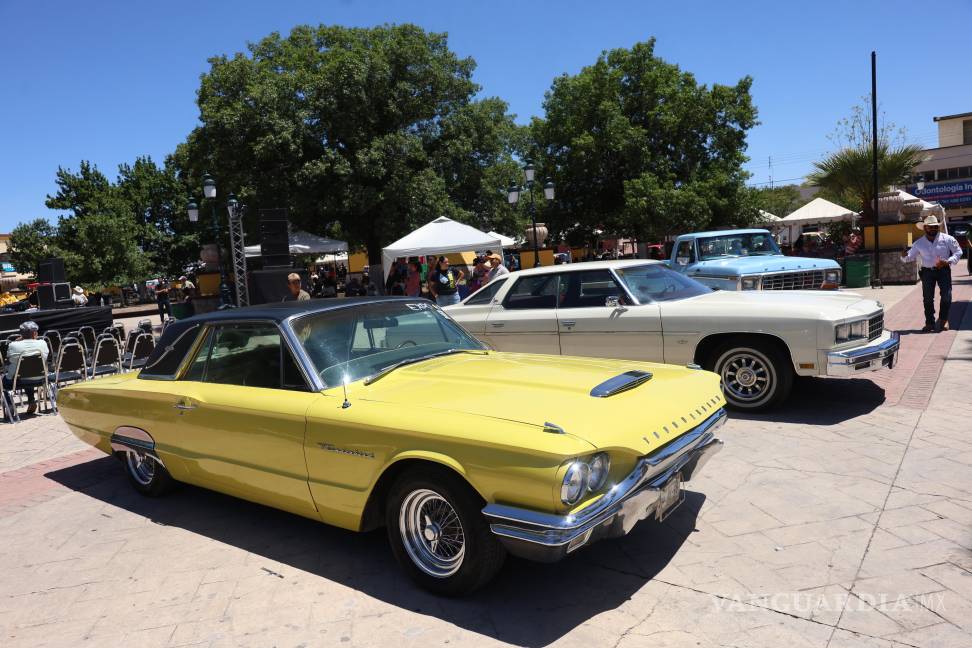 $!La exposición de autos contó con el aval de la Federación Internacional de Vehículos Ancestrales (FIVA), lo que otorga proyección internacional a la exposición.
