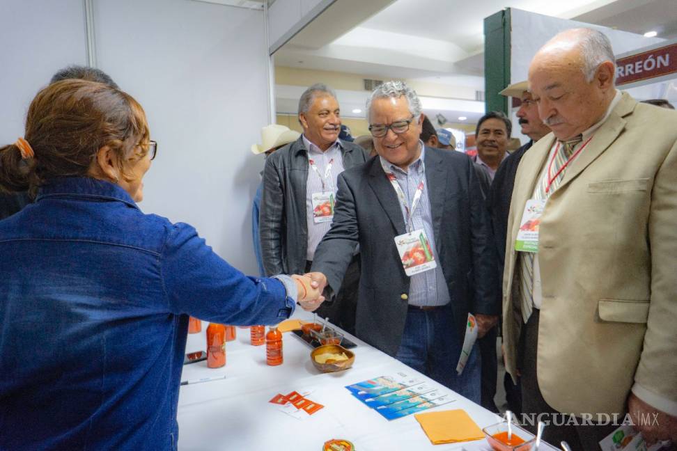 $!Inició en Torreón la convención mundial del chile