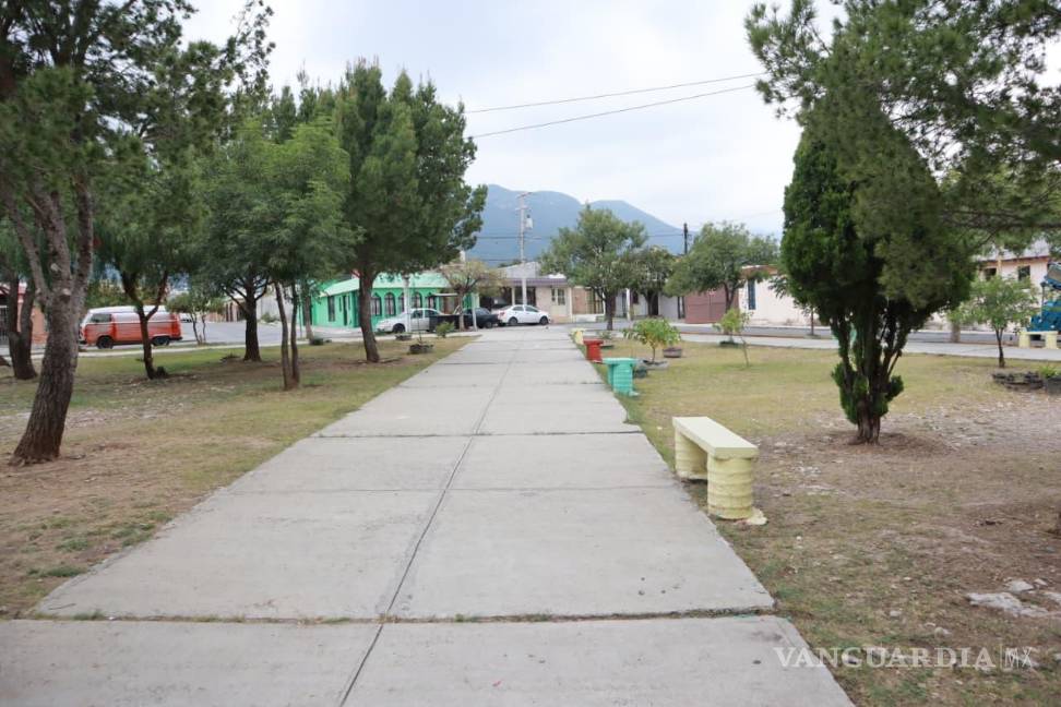 $!La Dirección de Medio Ambiente y Desarrollo Sustentable interviene plazas y áreas verdes para ofrecer espacios dignos y limpios a las familias.