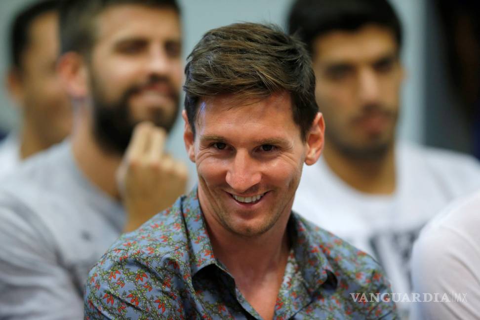 $!Messi se 'come años' con su cambio de look