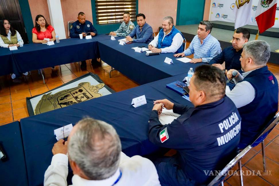$!El alcalde Tomás Gutiérrez Merino encabezó la reunión de la Mesa Regional para la Construcción de Paz y Seguridad.