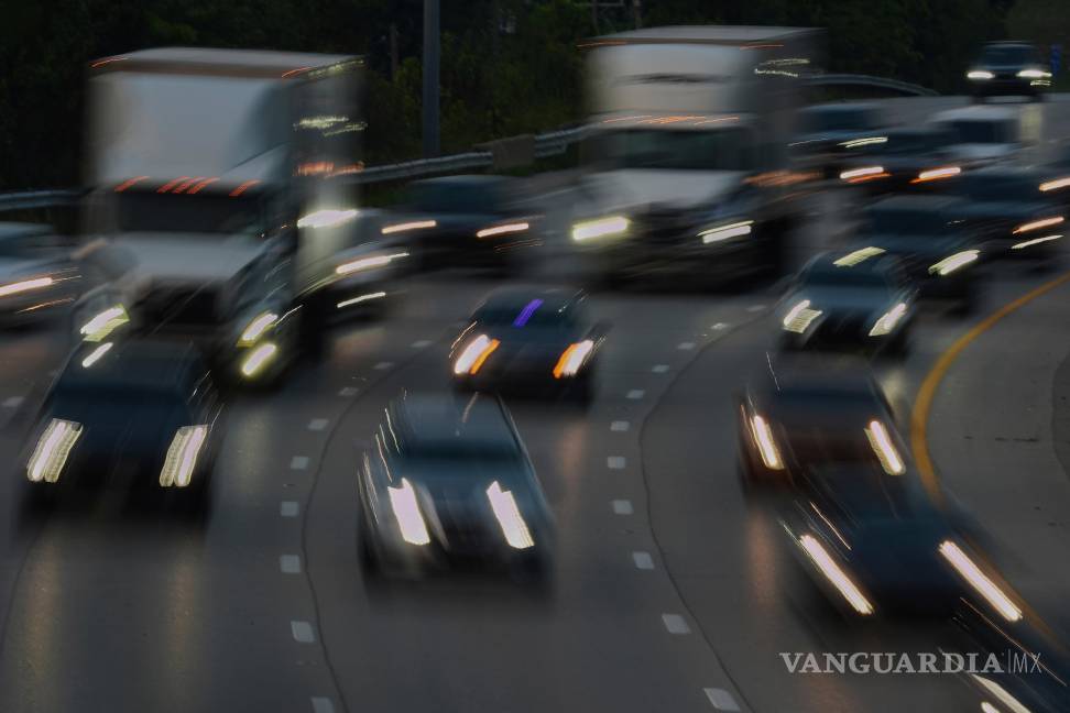 $!Google comenzó a utilizar la IA así como sus datos de Google Maps con el fin de identificar posibles ajustes en los semáforos que pueden reducir el tráfico.