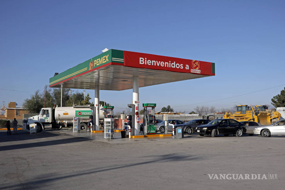 $!Gobierno de Coahuila ofrece a Pemex resguardar ducto para reabastecer de gasolina a Saltillo