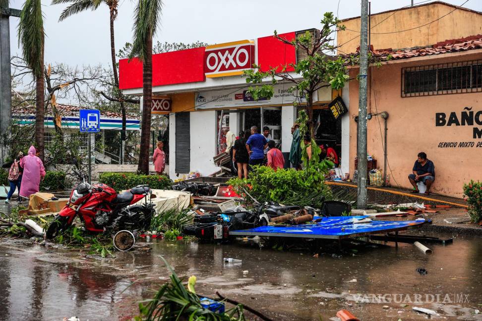 $!El primer reporte de víctimas tras el paso del huracán Otis por la costa sur del estado de Guerrero da cuenta de 27 personas fallecidas y 4 desaparecidas.