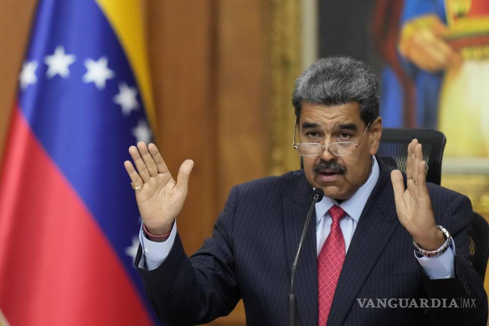 $!El presidente venezolano Nicolás Maduro ofrece una conferencia de prensa en el palacio presidencial de Miraflores en Caracas, Venezuela.