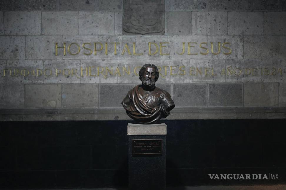 $!Un busto del conquistador español Hernán Cortés, en el Hospital de Jesús, en la Ciudad de México. Este es el hospital en funcionamiento más antiguo de América.