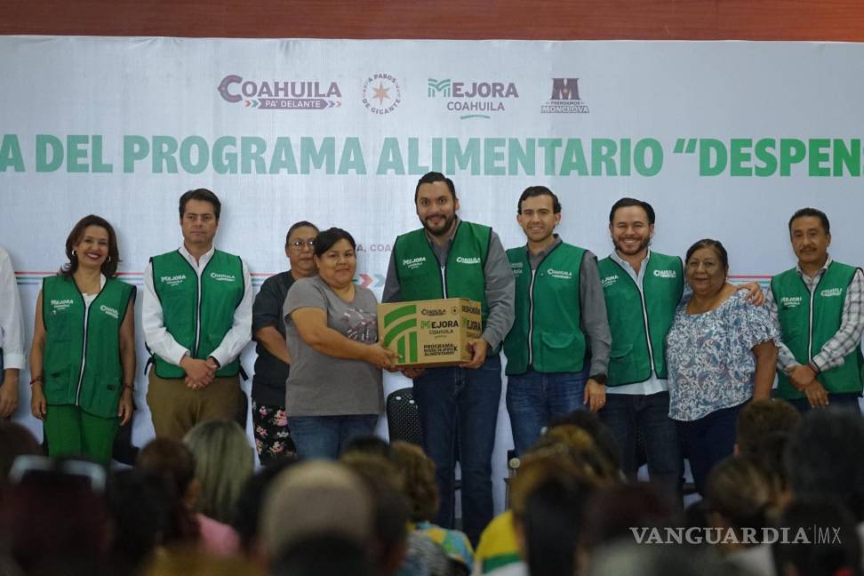 $!El programa estatal busca reforzar la economía familiar con 17 productos básicos en cada paquete.