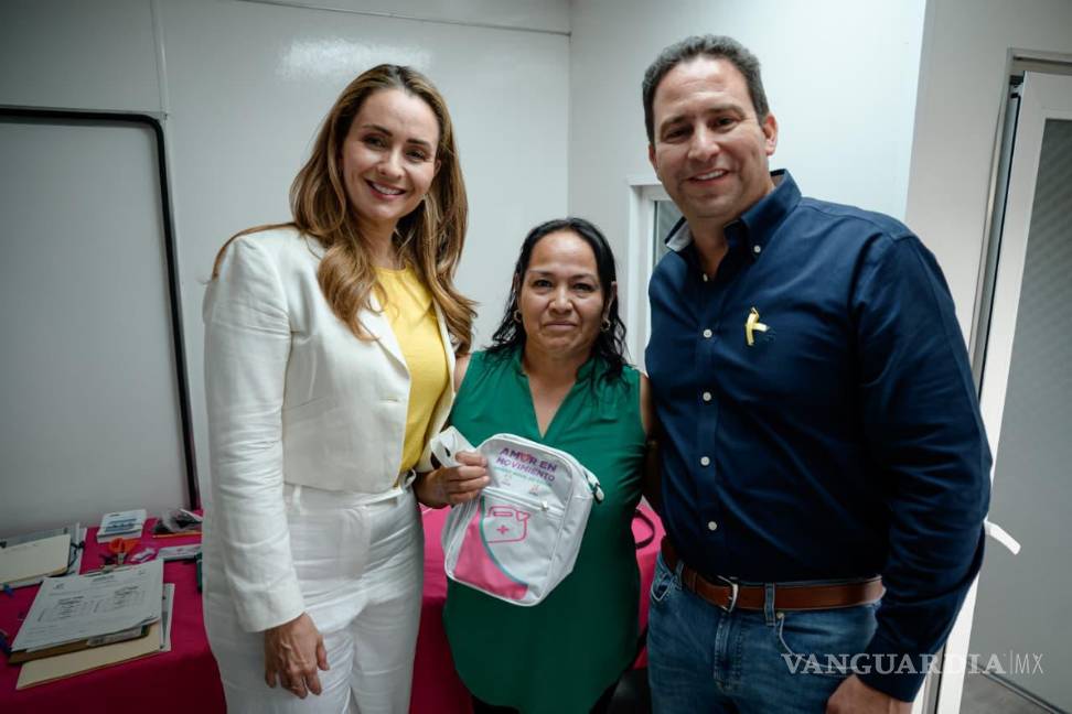 $!En la Macrobrigada de cierre participaron dependencias estatales y municipales con servicios gratuitos para las familias.