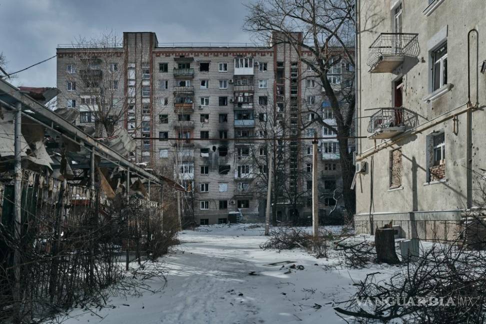 $!Centro de la ciudad dañado por los bombardeos rusos en Bakhmut, región de Donetsk, Ucrania.