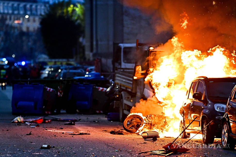 $!Fuertes disturbios y detenciones de ultras se registraron en las inmediaciones del estadio Luigi Ferraris, horas antes del duelo entre Genoa e Inter.