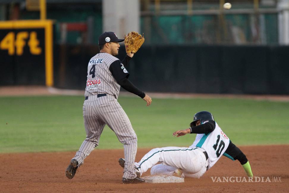 $!Más de 30 uniformes de Saraperos y sólo una lavadora... el terror del ‘Chucky’