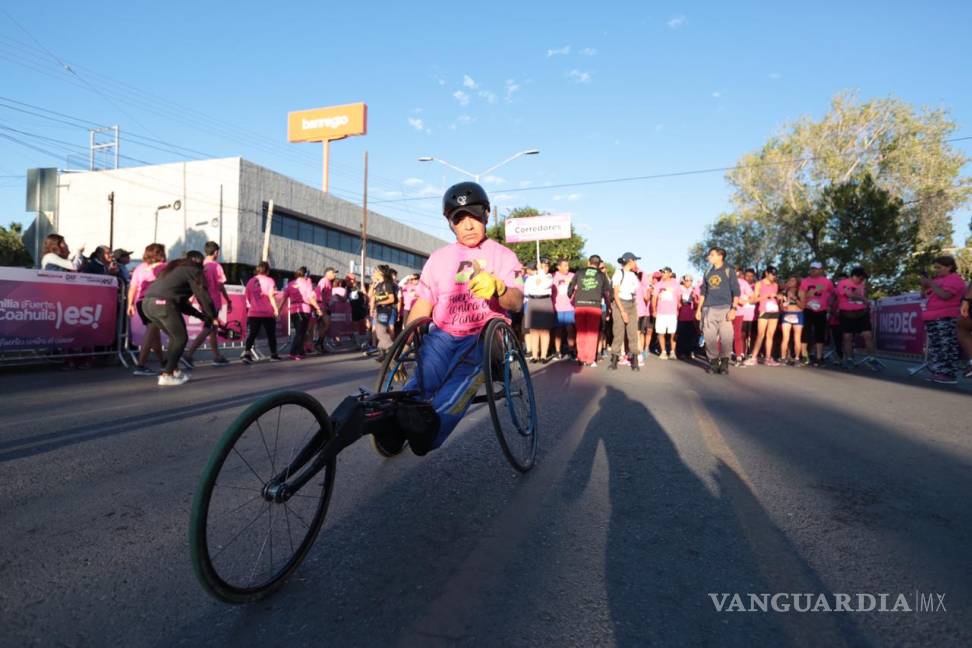 $!En carrera de Coahuila se suman 10 mil almas vs el cáncer