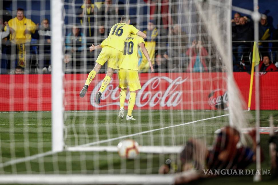 $!Sudando la gota gorda, el Barcelona empata un frenético encuentro ante el Villarreal gracias a Luis Suárez y Leo Messi