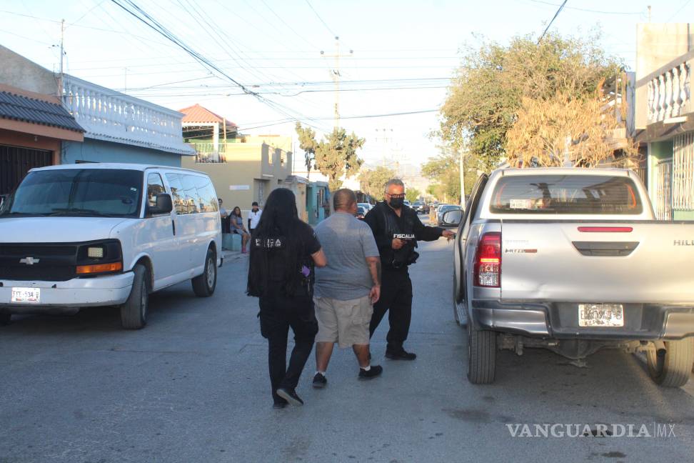 Cateo en negocio de Saltillo resulta en decomiso de armas y metanfetaminas