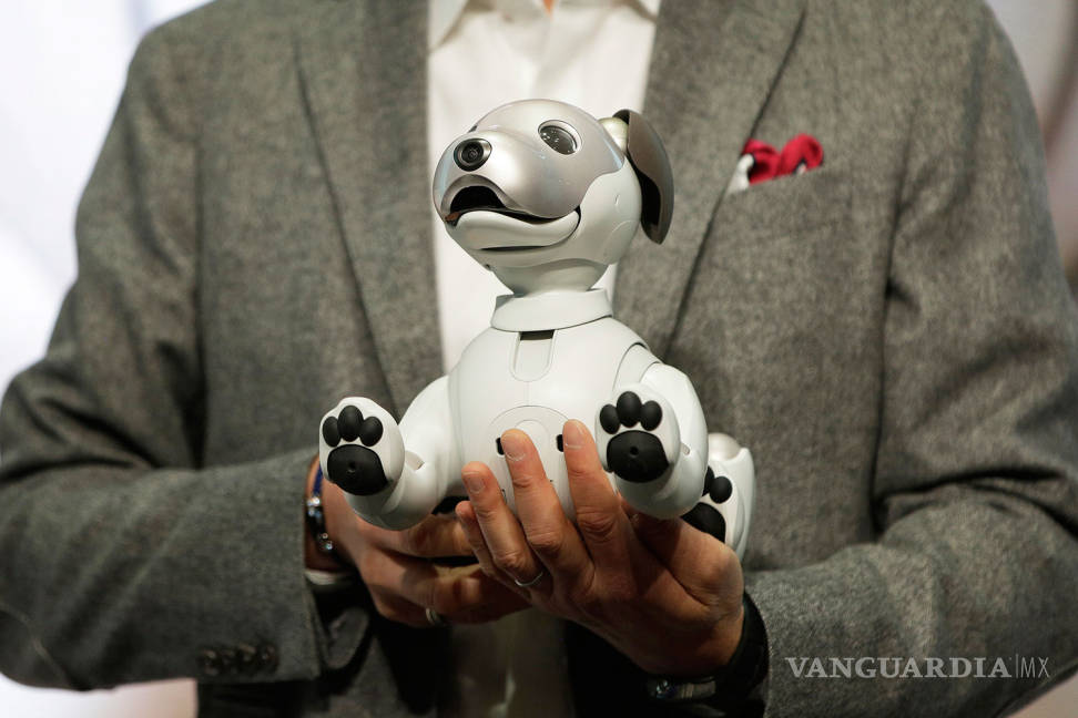 $!El perrito robot de Sony, Aibo, ahora es más adorable y hace más trucos