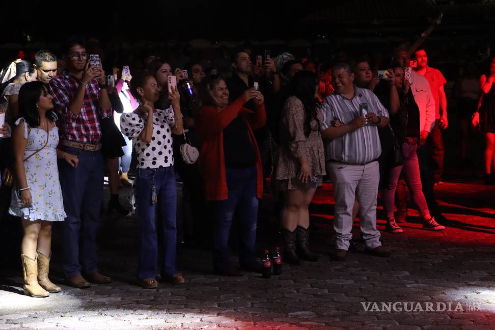 $!Los empleados disfrutaron de la presentación.