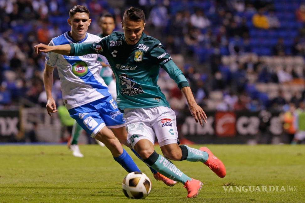 $!El Puebla se impuso 2-1 al León, en el partido de ida de los Cuartos de Final de la Liga MX. Por los locales anotaron Pablo Parra y Maximiliano Araújo, mientras que por los escarlatas descontó Stiven Barreriro.