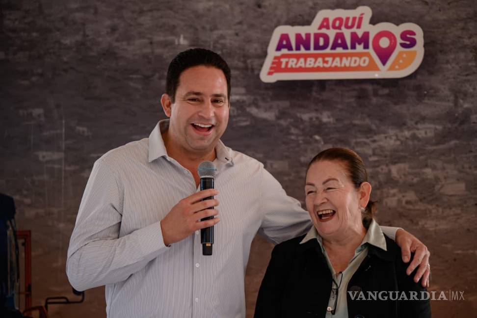 $!Mercedes Reyes Rodríguez, en representación de los vecinos, agradeció las mejoras en el bulevar, muy transitado por la ciudadanía.