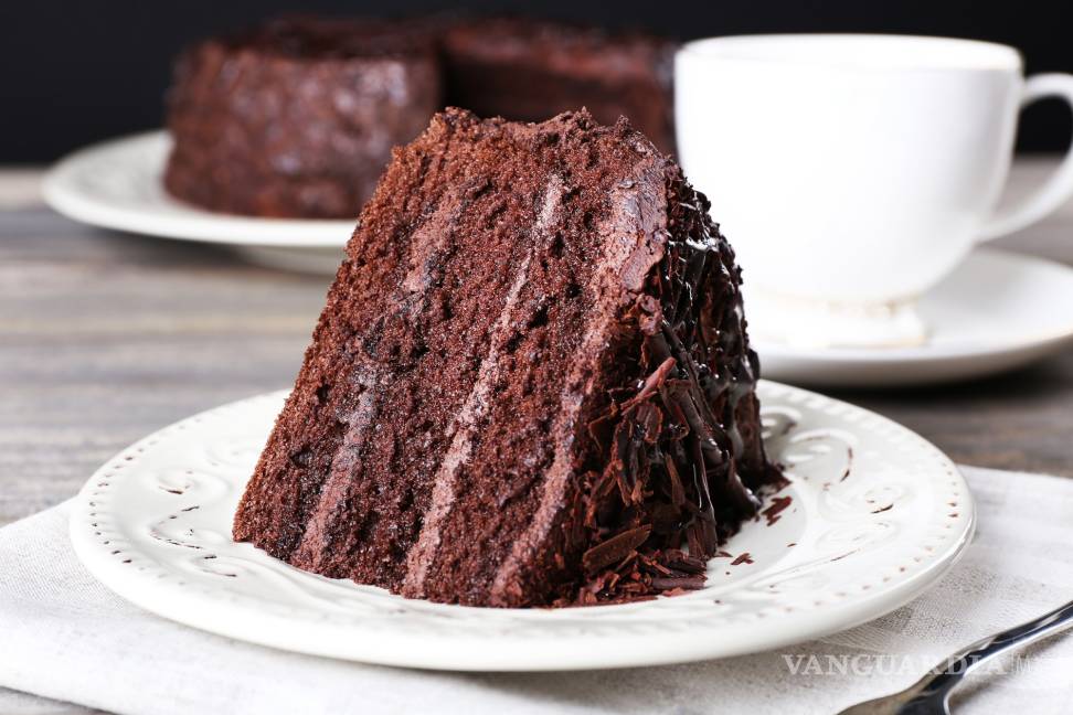 $!Desayunar pastel de chocolate ayuda a bajar de peso, según estudio