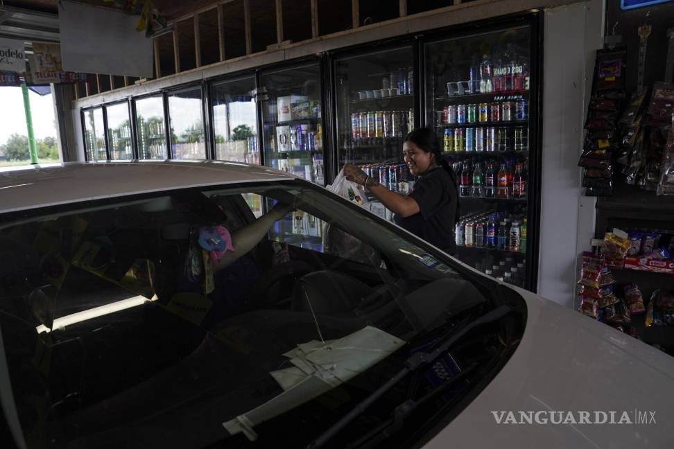 $!El Auto-Servicio El Tocayo, donde una reciente redada de ICE aplastó las esperanzas de algunos trabajadores agrícolas indocumentados.