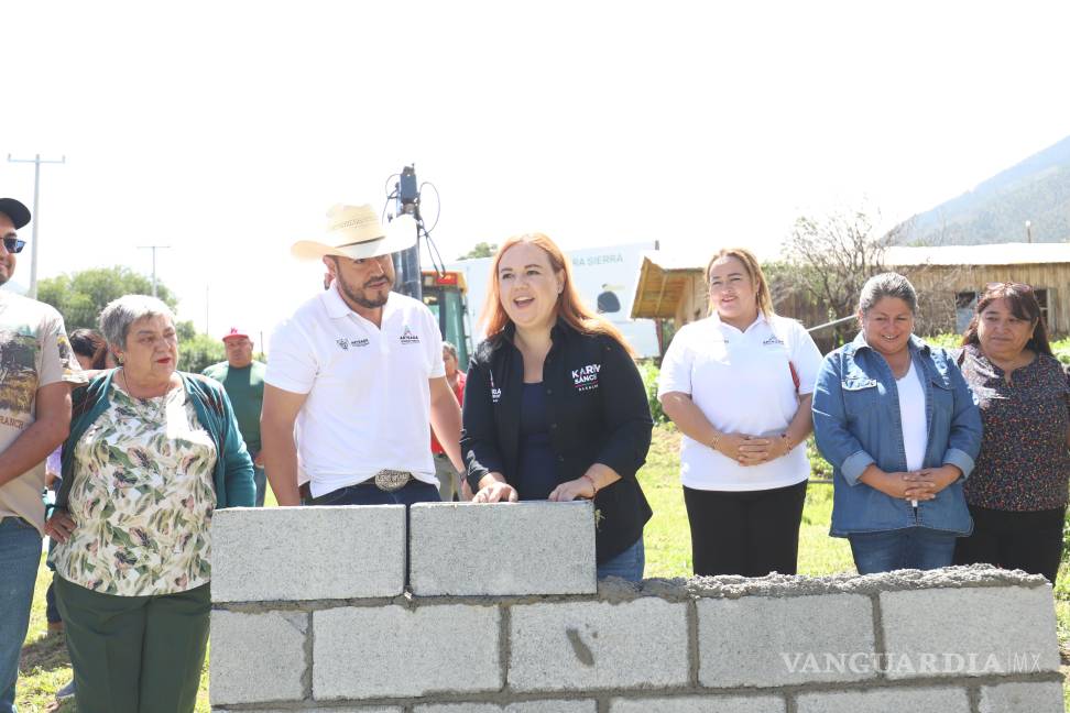 $!Arteaga embellece Los Lirios con emblemático arco de acceso