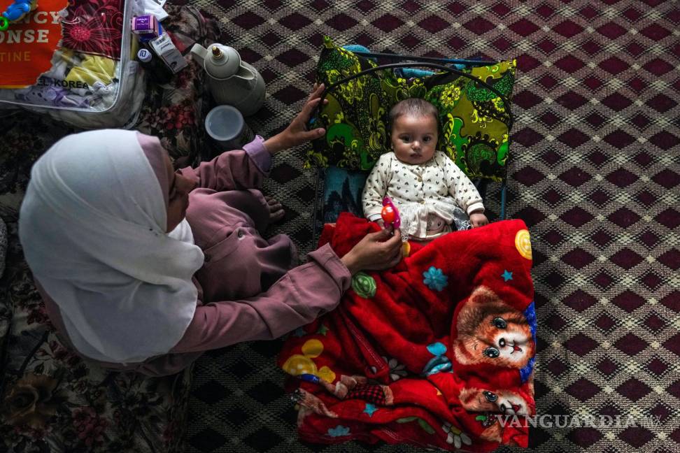 $!Las madres que dieron a luz en la Franja de Gaza ese día después de sus bebés de seis meses no han conocido más que una guerra brutal.