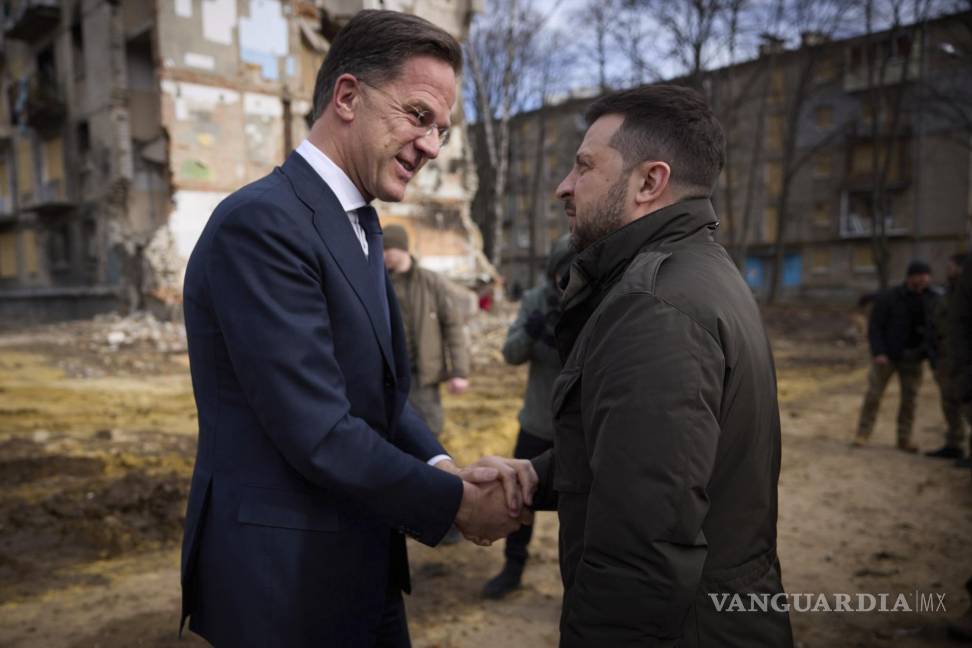 $!El primer ministro Mark Rutte comprometió apoyo por 2 mil millones de dólares a Ucrania, según acordó con el presidente Zelenski.