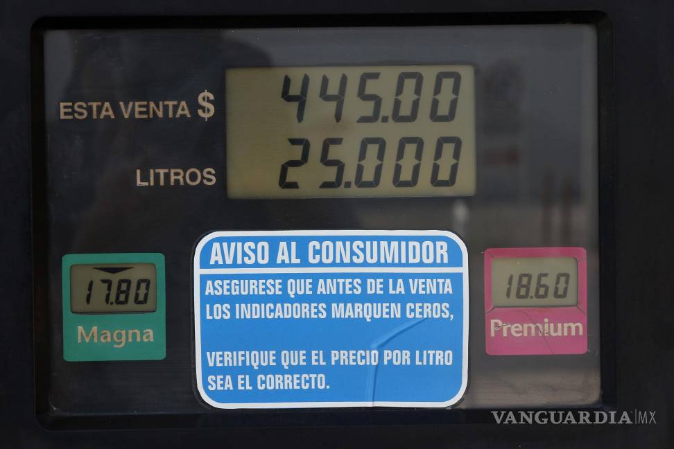 $!Continúa a la baja precio de la gasolina en Saltillo