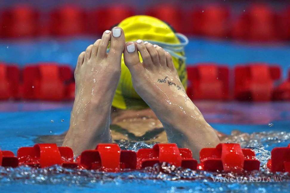 $!Kaylee Mckeown de Australia abandona la piscina después de su calor en los 100 metros espalda femeninos . (Foto AP / Martin Meissner)