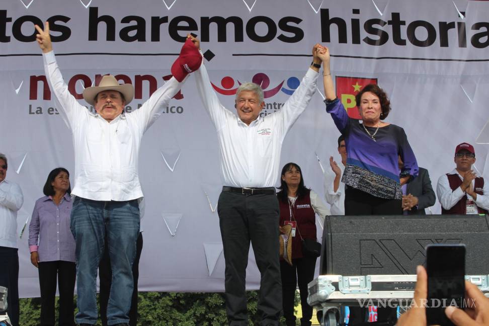 $!“Entre más golpes, más digno me siento”, dice López Obrador en Torreón