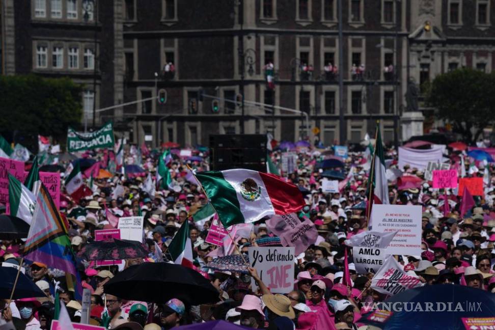 Así toman las calles y plazas miles de mexicanos para defender al INE (Fotos)