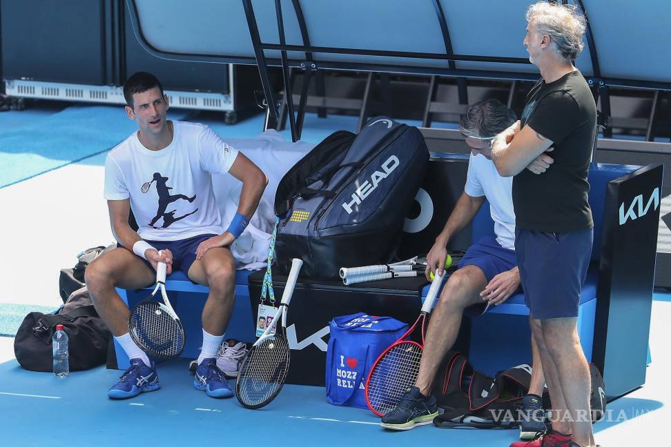$!Novak Djokovic realiza entrenamientos en Australia. (Kelly Defina/Pool Photo via AP)