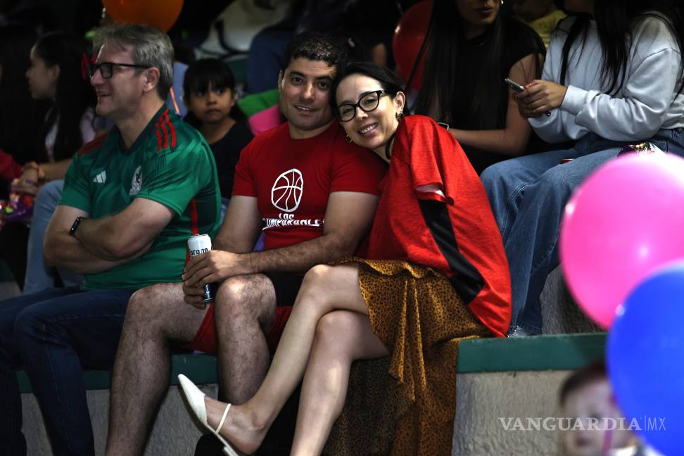 $!Jugadores y asistentes compartieron momentos de alegría en la clausura de los torneos deportivos de Tupy.