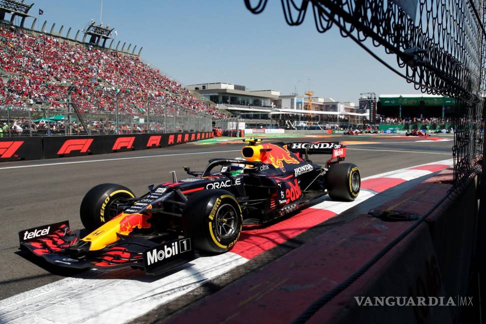 $!El mexicano Sergio Pérez de Red Bull ganó tercer puesto de podio