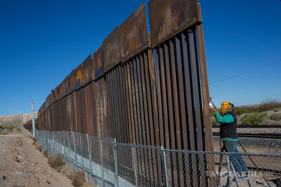 $!Trump exige el muro fronterizo como condición para ayudar a los ‘dreamers’