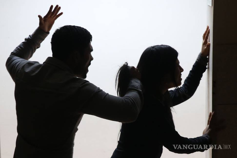 $!Cada hora llaman al 911, cinco mujeres que claman ayuda por violencia en Coahuila