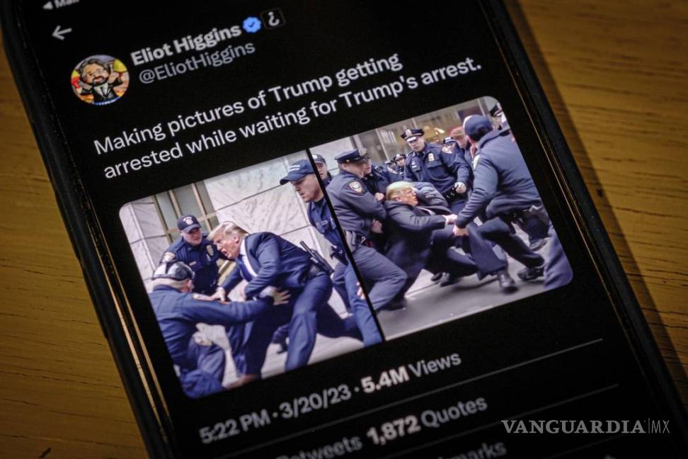 $!Imágenes creadas por Eliot Higgins con el uso de Inteligencia Artificial muestran el arresto ficticio de Donald Trump por agentes de policía de Nueva York.