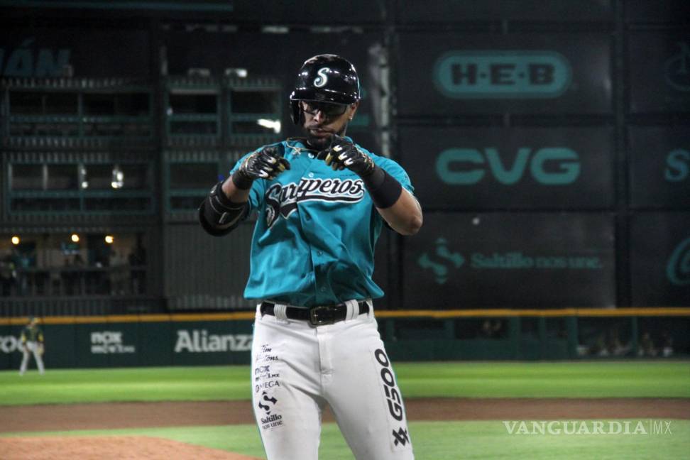 $!Urrutia no ha parado de reventar su bate desde que inició la Temporada actual de la Nave Verde.