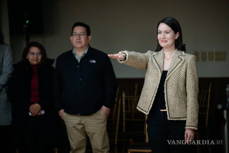 $!El alcalde Javier Díaz tomó protesta a Sara Martha Arizpe Ramos como consejera ciudadana