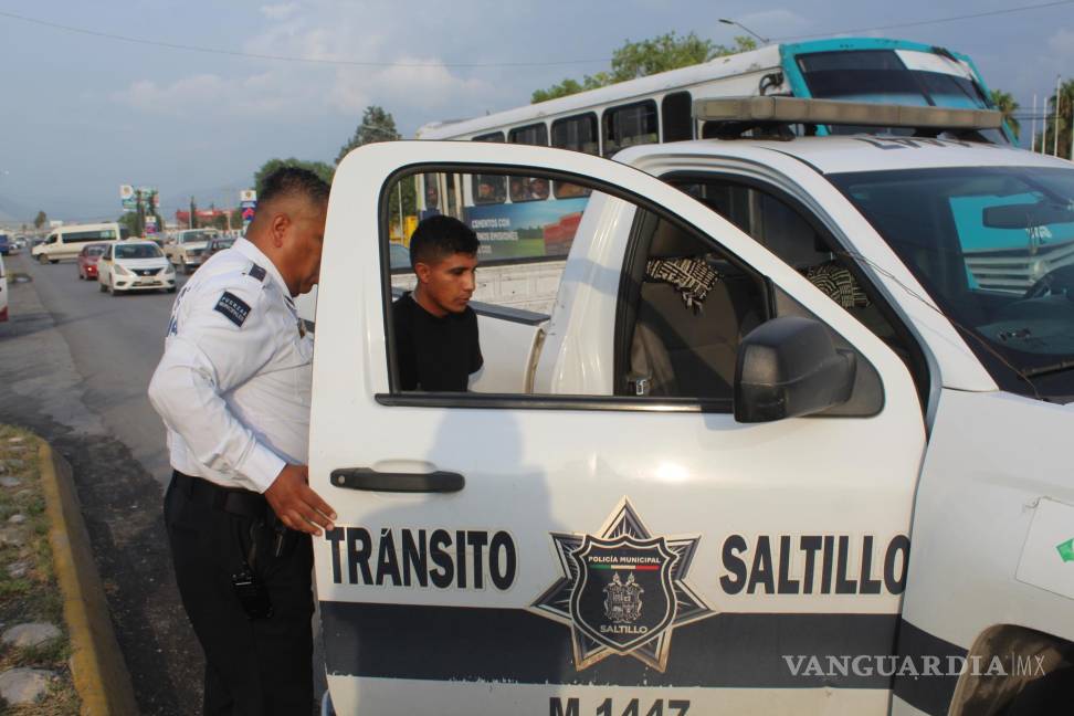 Oficial de la Guardia Nacional ebrio choca en Saltillo