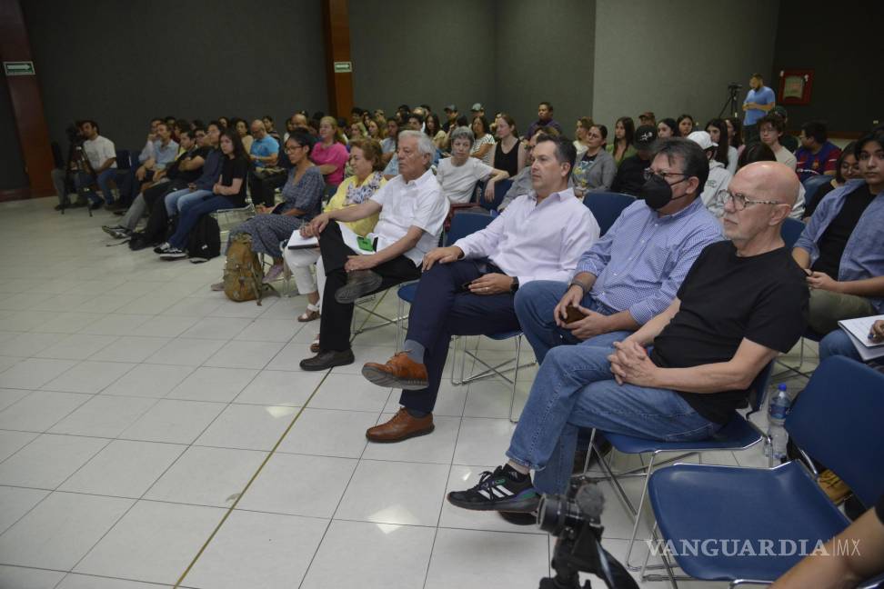 $!El académico planteó dilemas éticos sobre los derechos y responsabilidades de sistemas de IA que podrían actuar de manera autónoma.